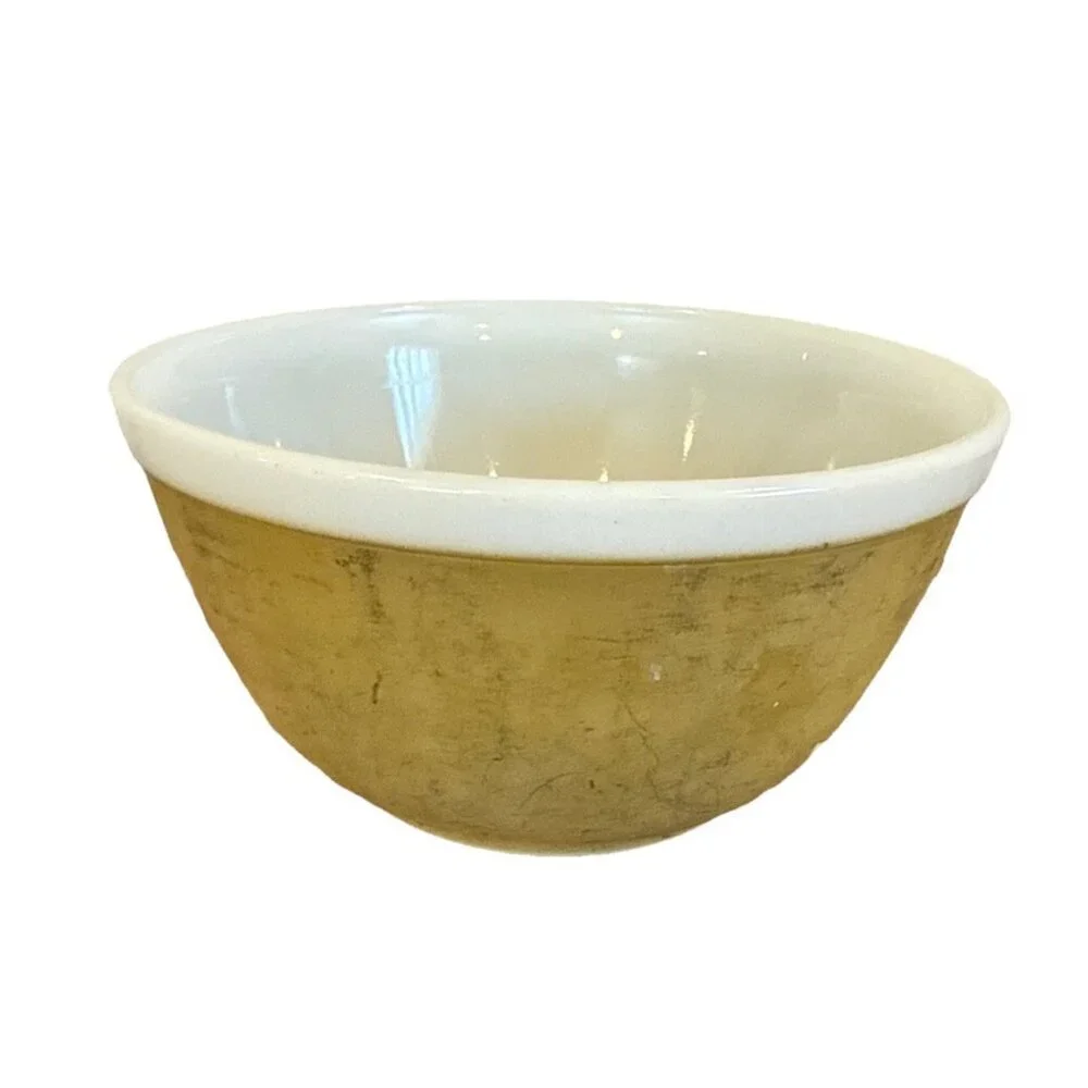 Vintage PYREX Yellow 402 1 1/2 QT Nesting Mixing Bowl Made in USA Yellow